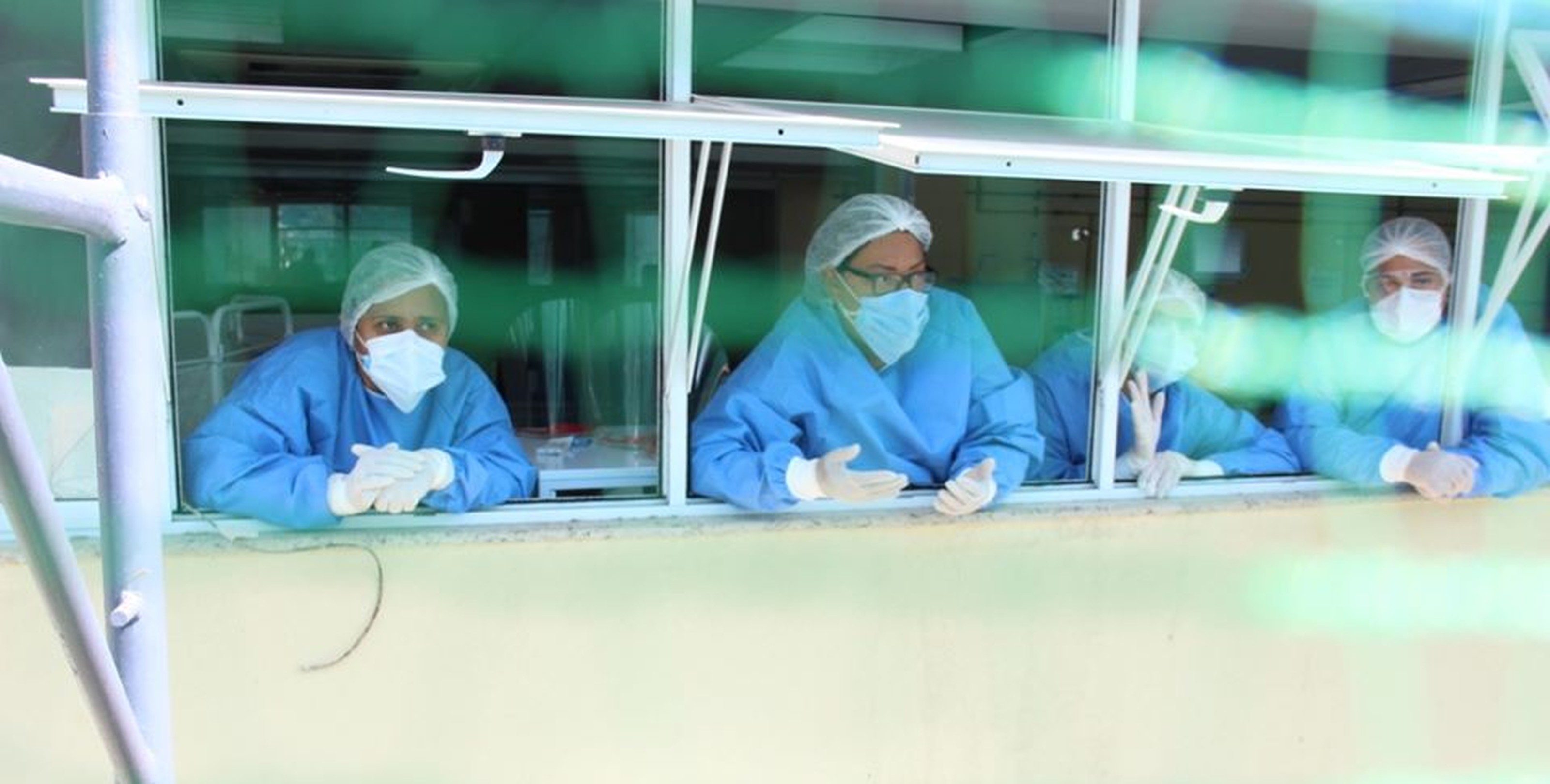 A cada 11 minutos, um profissional de enfermagem que trabalha no tratamento contra a Covid-19 busca atendimento psicológico